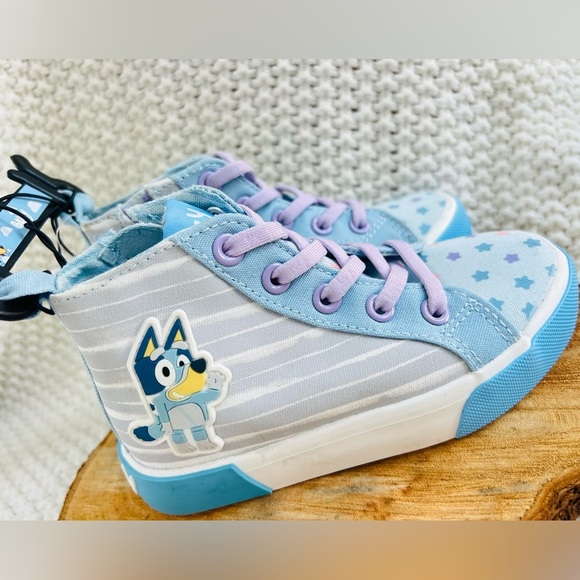 Bluey Toddler Girl Athletic High Top Sneaker size 10 NWT - Picture 2 of 6